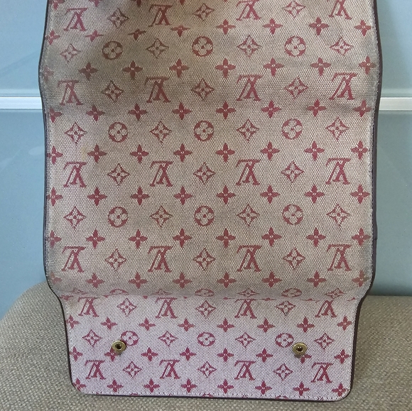 LOUIS VUITTON Cherry Monogram Mini Lin Porte-Tresor International Wallet - Picture 8 of 8